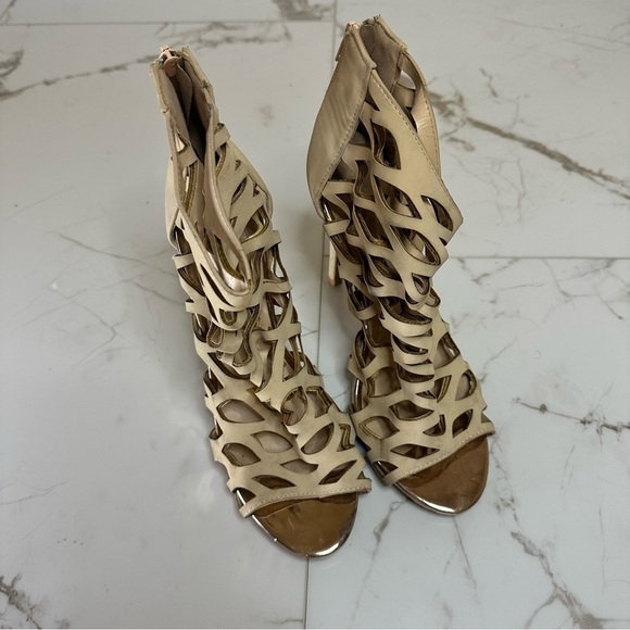 Charlotte Russe Beige High Heels Sandals Size 8 - Picture 2 of 9